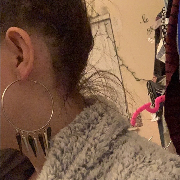 SPIKE HOOK EARRINGS GRUNGE - Picture 3 of 3